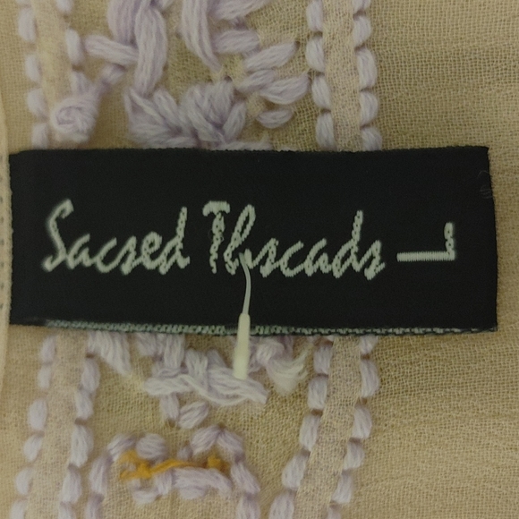 🔮Sacred Threads Top - Picture 10 of 13